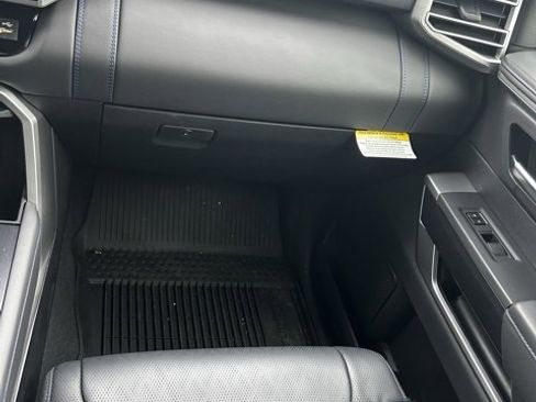 Used 2025 Toyota Tundra Platinum image 32