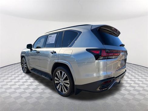 Used 2024 Lexus LX 600 4WD w/ Luxury Package image 7