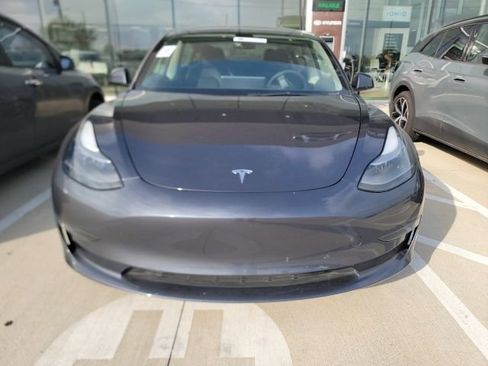 Used 2023 Tesla Model 3 Standard Range image 3