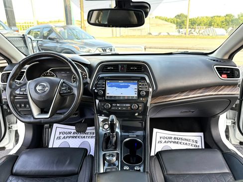 Used 2016 Nissan Maxima Platinum w/ Interior Lighting Package FWD image 37
