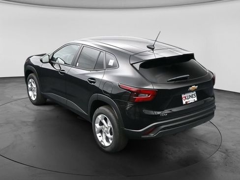 New 2026 Chevrolet Trax LS w/ LS Convenience Package FWD image 46