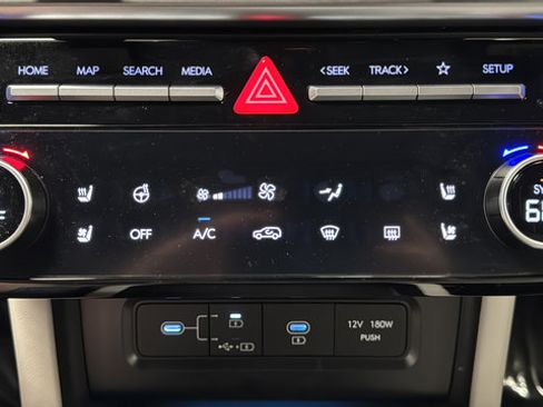 Used 2025 Hyundai Tucson Limited AWD/4WD image 18