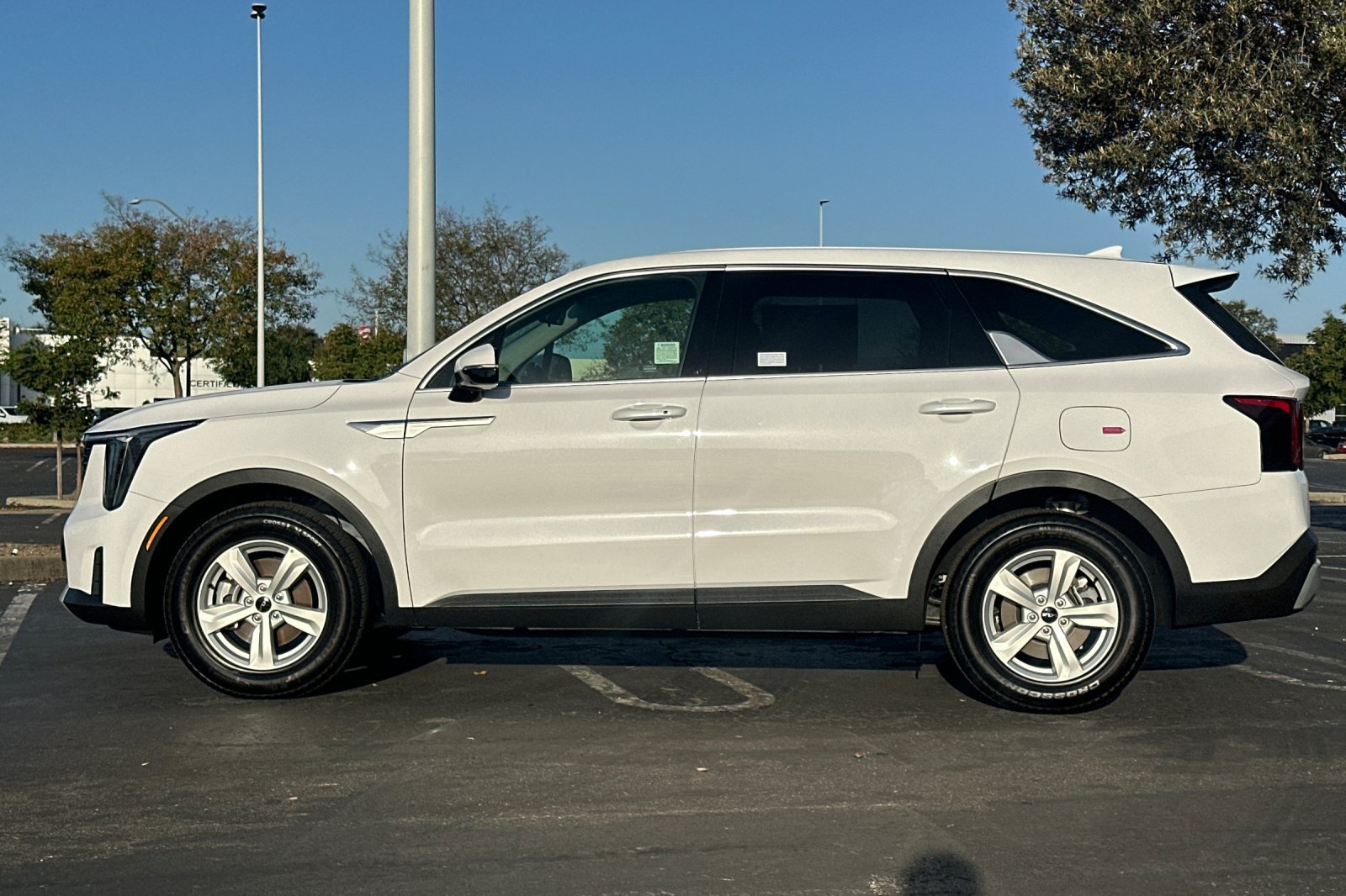 Certified 2026 Kia Sorento LX FWD image 8