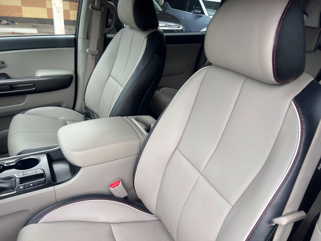 Used 2019 Kia Sedona EX FWD image 5