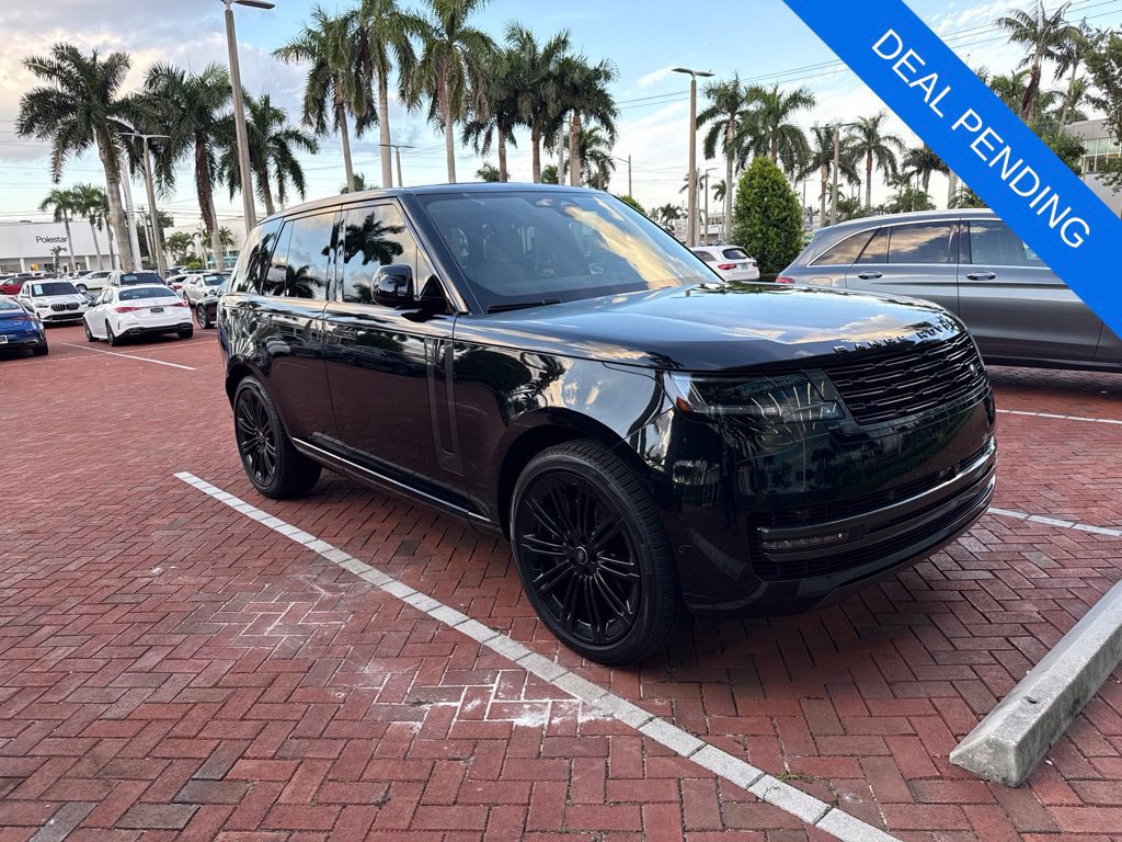 Used 2024 Land Rover Range Rover SE AWD/4WD image 1