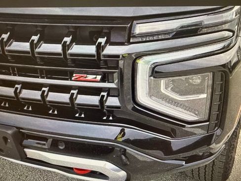 Used 2025 Chevrolet Suburban Z71 AWD/4WD image 20