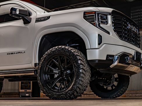Used 2025 GMC Sierra 1500 Denali Ultimate AWD/4WD image 12