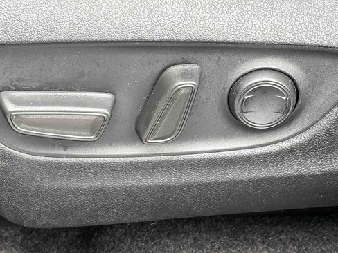 Used 2023 Toyota RAV4 XLE image 20