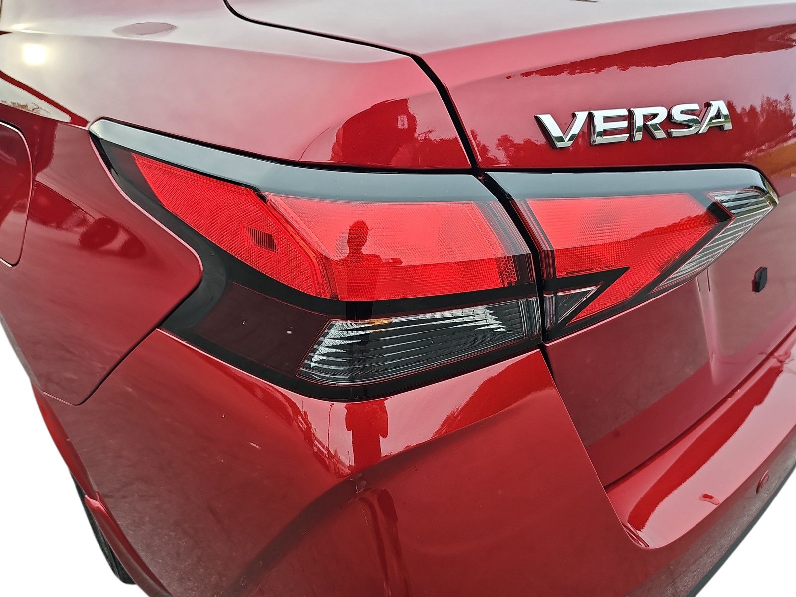 Used 2025 Nissan Versa SV w/ Trunk Package FWD image 32