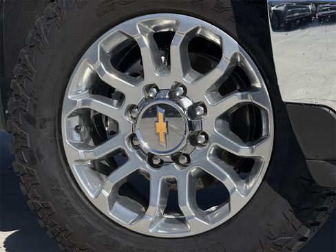 Used 2024 Chevrolet Silverado 2500 LTZ w/ LTZ Premium Texas Edition image 9