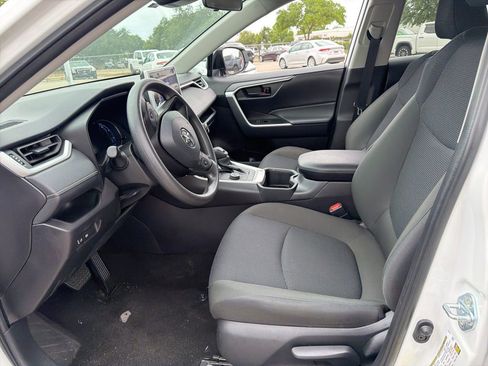 Used 2025 Toyota RAV4 LE image 10