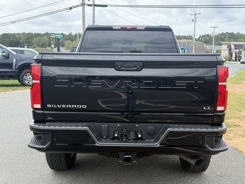 Used 2025 Chevrolet Silverado 2500 LT w/ Z71 Chrome Sport Edition image 4