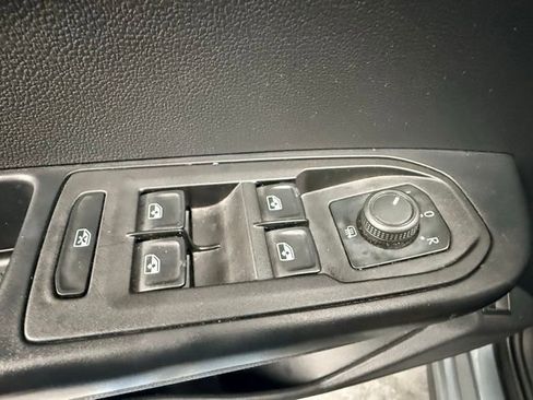 Used 2024 Volkswagen Taos S AWD/4WD image 17