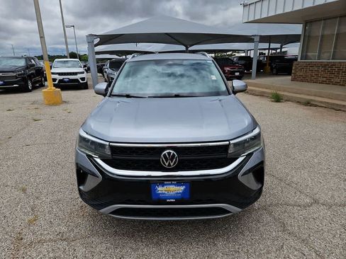 Used 2024 Volkswagen Taos SE FWD image 3