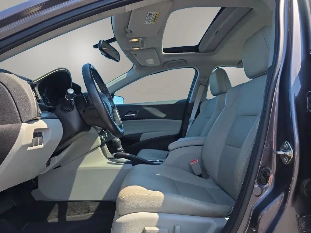 Used 2017 Acura ILX FWD image 14