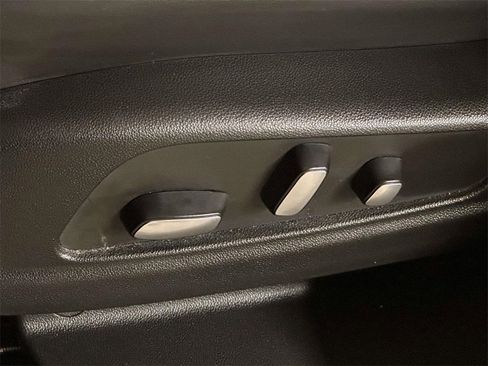 Used 2023 Cadillac XT5 Sportv w/ Technology Package image 14