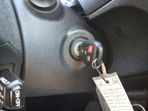 Used 2014 Toyota Corolla LE image 17