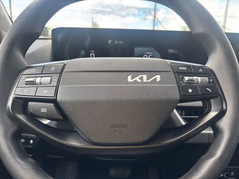 Used 2025 Kia K4 FWD image 27