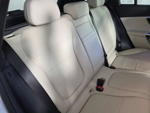 Used 2026 Mercedes-Benz GLC 300 image 27