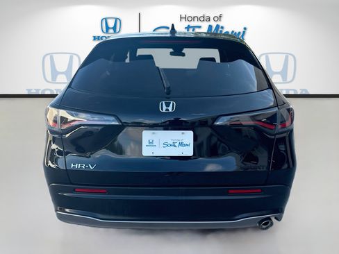 Certified 2025 Honda HR-V Sport image 6