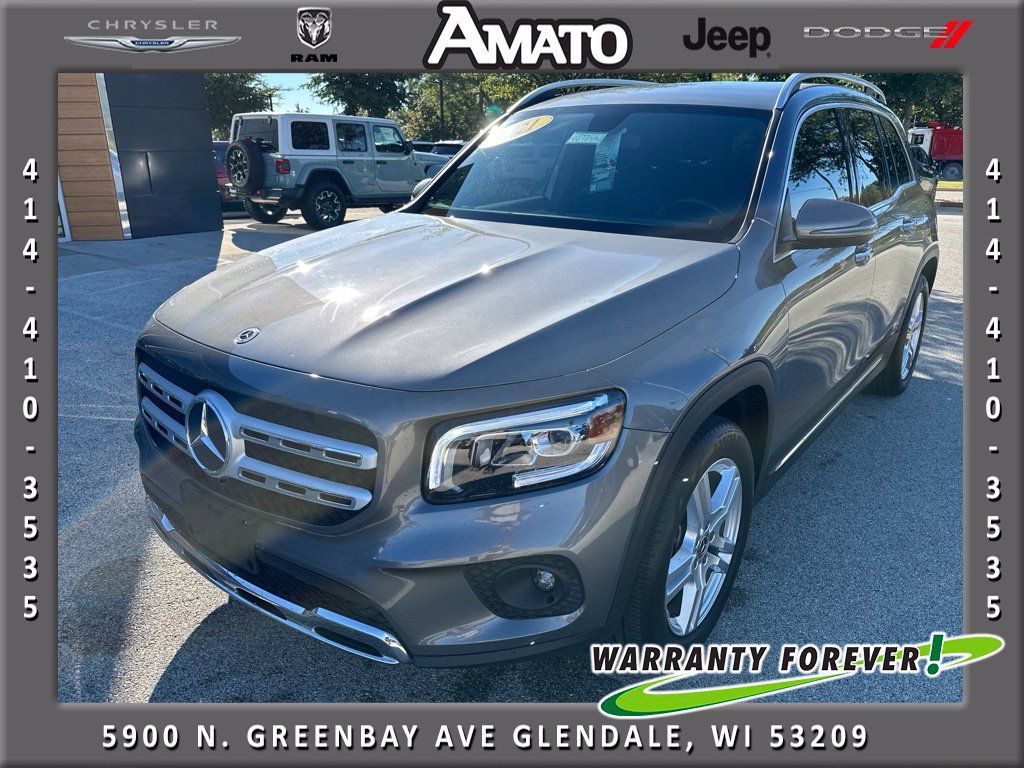 Used 2021 Mercedes-Benz GLB 250 4MATIC w/ Premium Package image 1