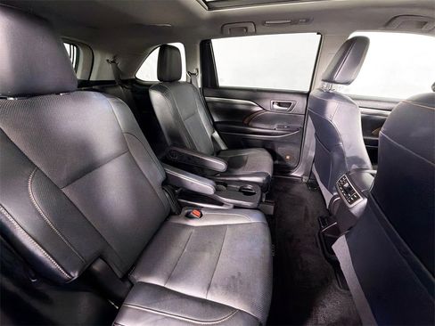 Used 2017 Toyota Highlander Limited image 28