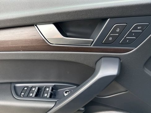 Certified 2024 Audi Q5 2.0T Premium w/ Convenience Package image 12