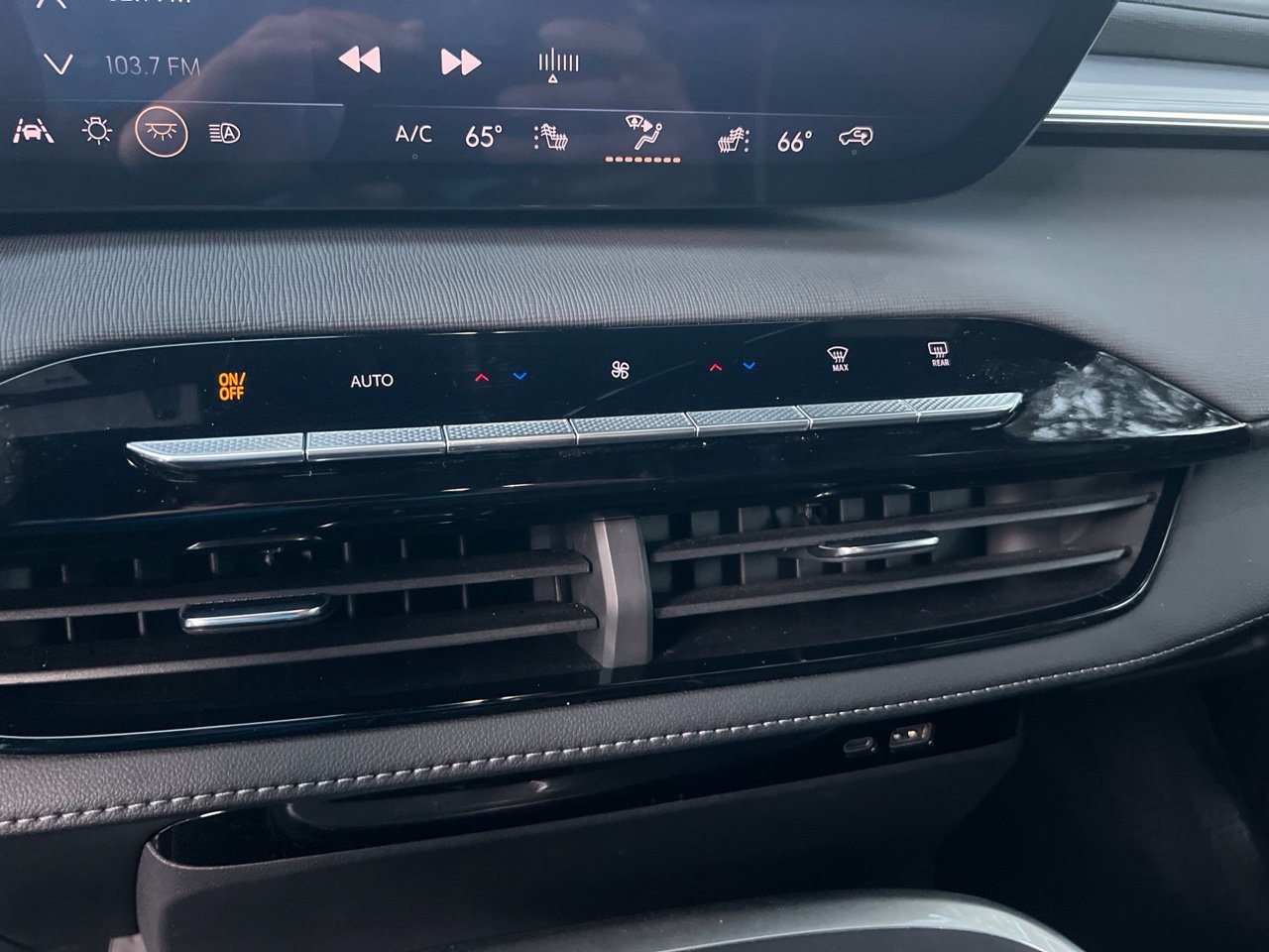 Used 2026 Buick Enclave Preferred FWD image 18