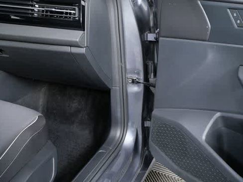 Certified 2025 Volkswagen Jetta Sport image 30