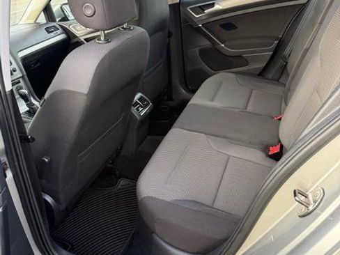 Used 2016 Volkswagen Golf Limited Edition image 11