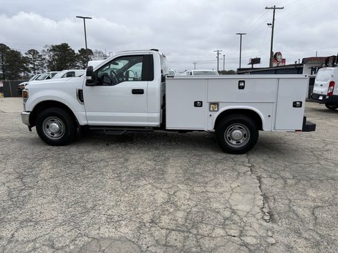 Used 2022 Ford F250 XL w/ Power Equipment Group RWD image 4