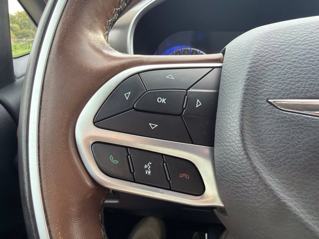 Used 2017 Chrysler Pacifica Limited FWD image 56