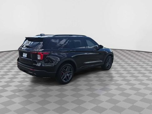 Used 2025 Ford Explorer ST-Line w/ ST-Line Street Pack AWD/4WD image 8