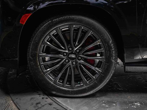 Used 2024 Cadillac Escalade V image 10