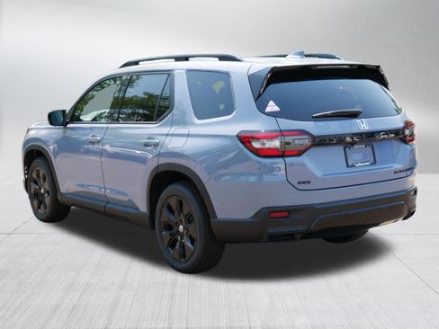 Certified 2026 Honda Pilot Black Edition image 5