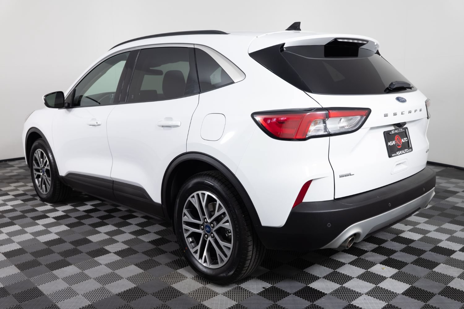 Used 2020 Ford Escape SEL AWD/4WD image 5