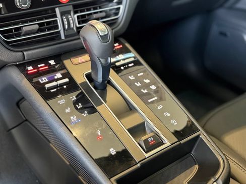 New 2026 Porsche Macan Turbo AWD/4WD image 19
