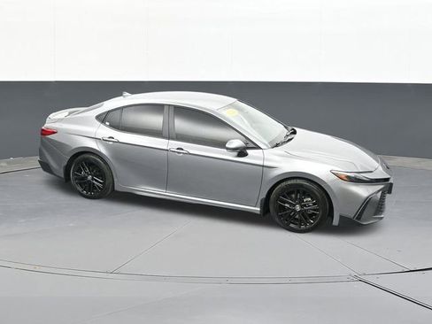 Used 2025 Toyota Camry SE w/ Convenience Package image 63