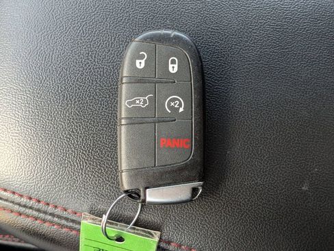 Used 2025 Dodge Durango GT RWD image 32