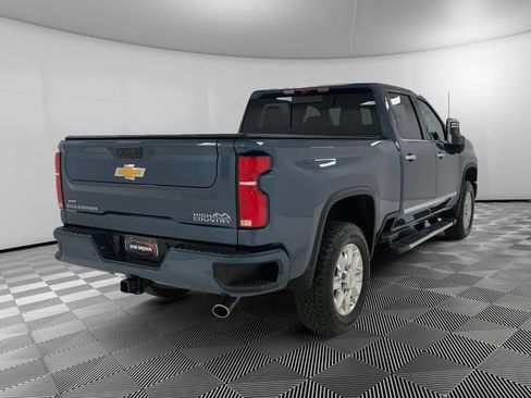 Used 2024 Chevrolet Silverado 2500 High Country w/ High Country Premium Package AWD/4WD image 5