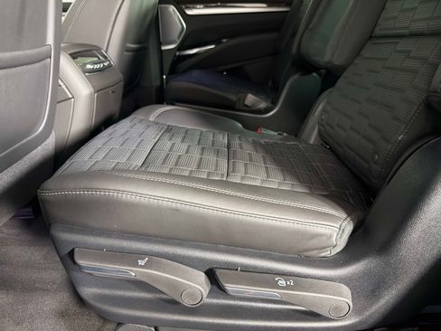 Used 2026 Cadillac Escalade Platinum Sport w/ LPO, ONYX Package AWD/4WD image 27