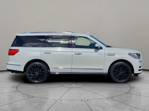 Certified 2021 Lincoln Navigator Reserve AWD/4WD image 13