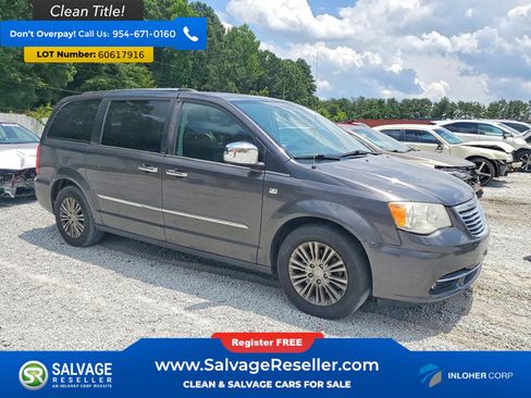 Used 2014 Chrysler Town & Country Touring-L FWD image 5