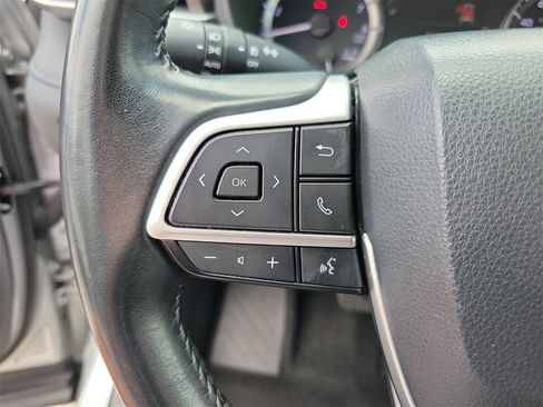 Used 2023 Toyota Highlander LE image 20
