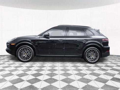 Used 2022 Porsche Cayenne Platinum Edition image 10
