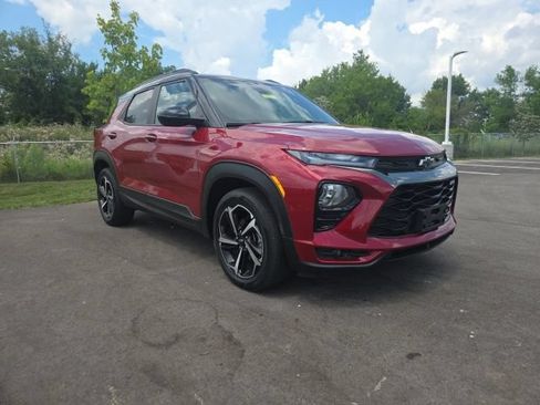 Used 2021 Chevrolet TrailBlazer RS w/ Technology Package AWD/4WD image 1