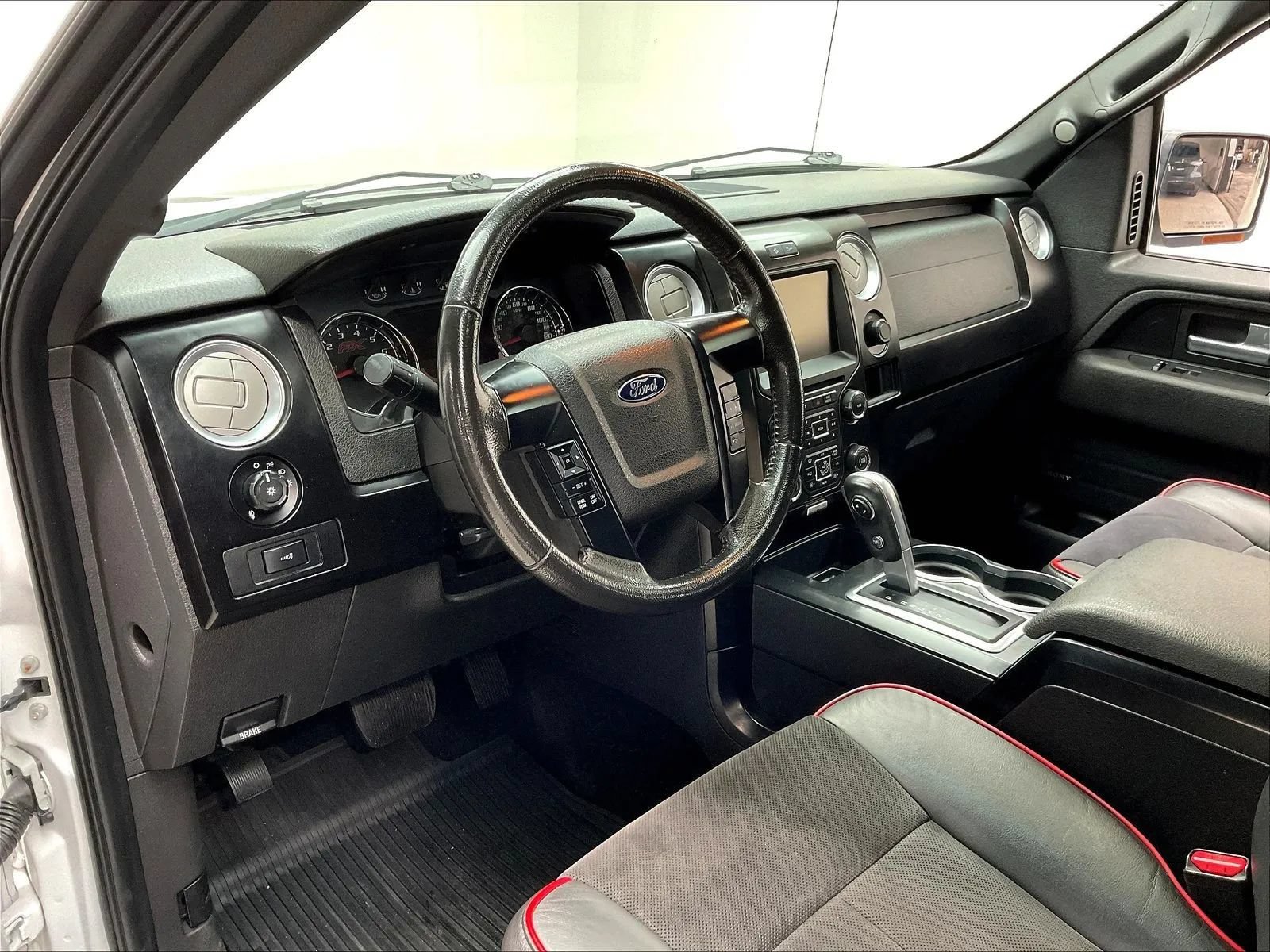 Used 2014 Ford F150 FX4 w/ Equipment Group 402A Luxury AWD/4WD image 10