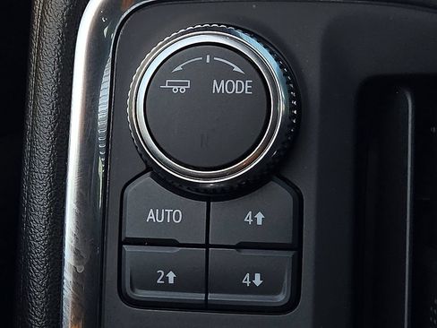 Used 2021 GMC Sierra 1500 AT4 w/ AT4 Preferred Package AWD/4WD image 17