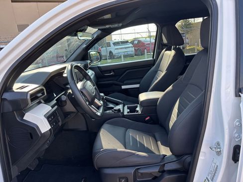 Used 2024 Toyota Tacoma TRD Off-Road image 24