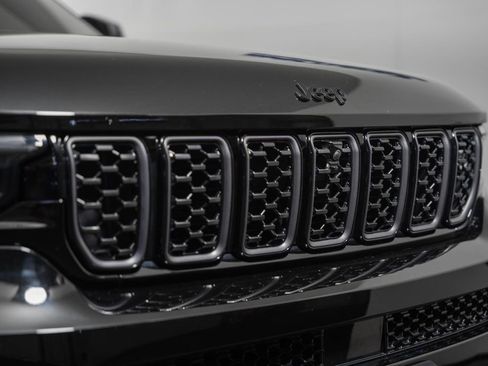 Used 2024 Jeep Grand Cherokee L Summit image 15